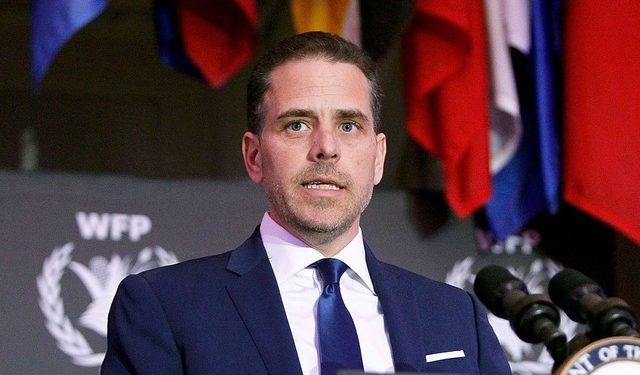 Con trai ông Biden bị điều tra