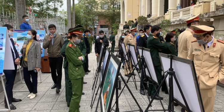 Khai mạc trưng bày chuyên đề “Tuổi trẻ chung tay bảo vệ chủ quyền biển đảo”
