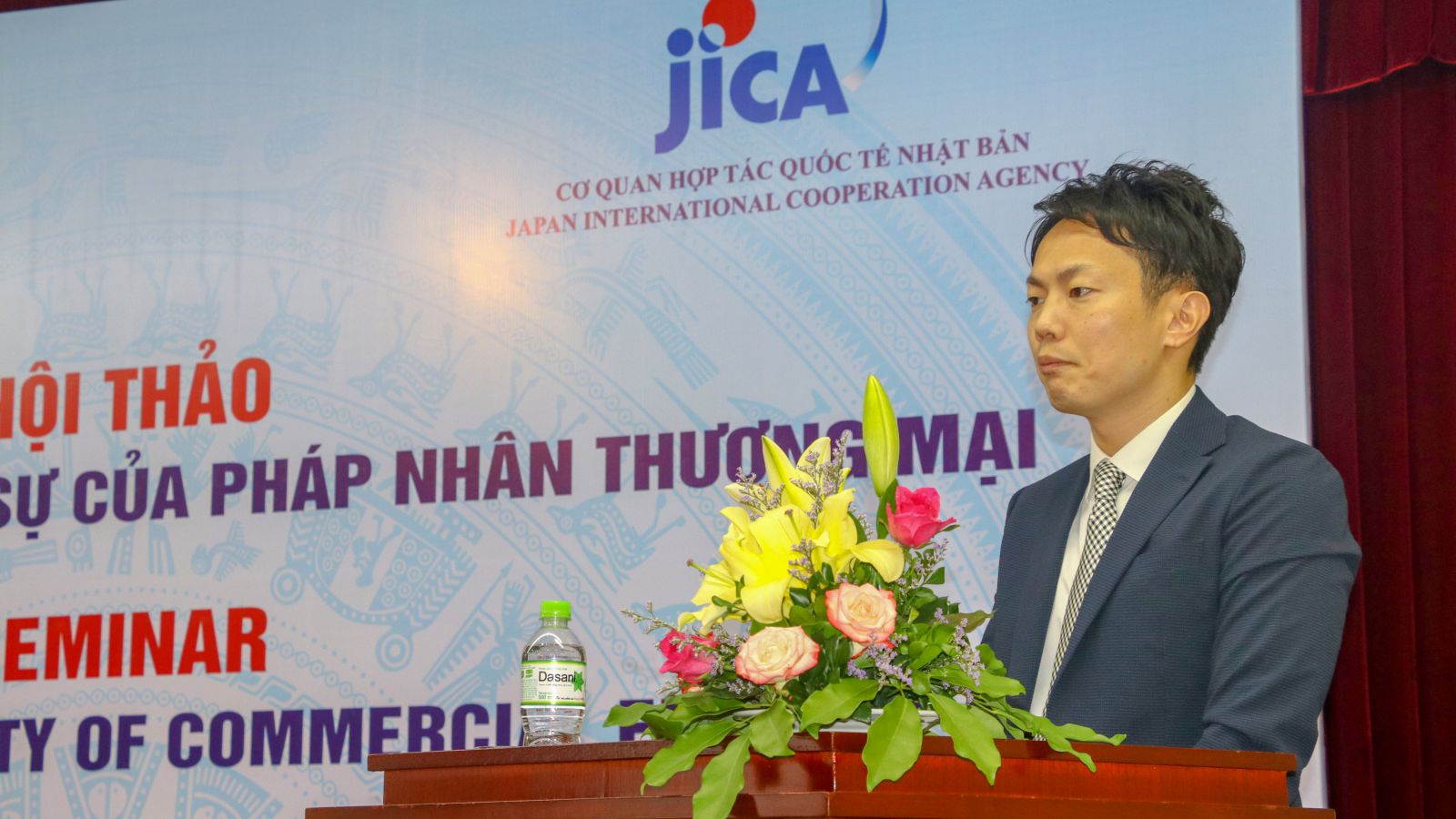 Chuyên gia Nhật Bản Nagahashi Masanori trao đổi các vấn đề tại Hội thảo